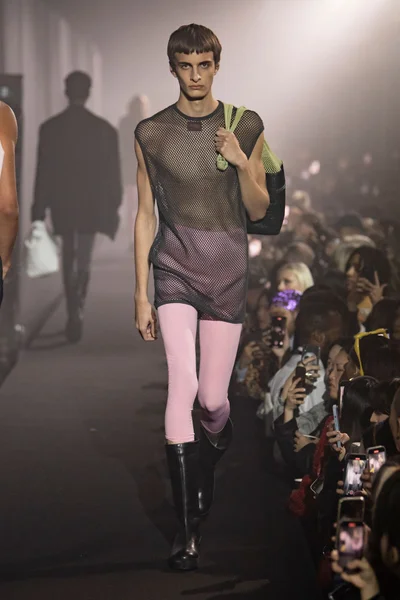 Look 24
